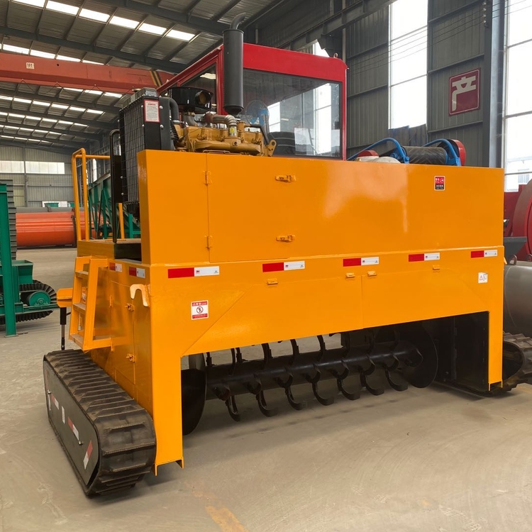 履带式翻堆机